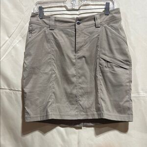NWOT Duluth Khaki Women's Skort Size 6